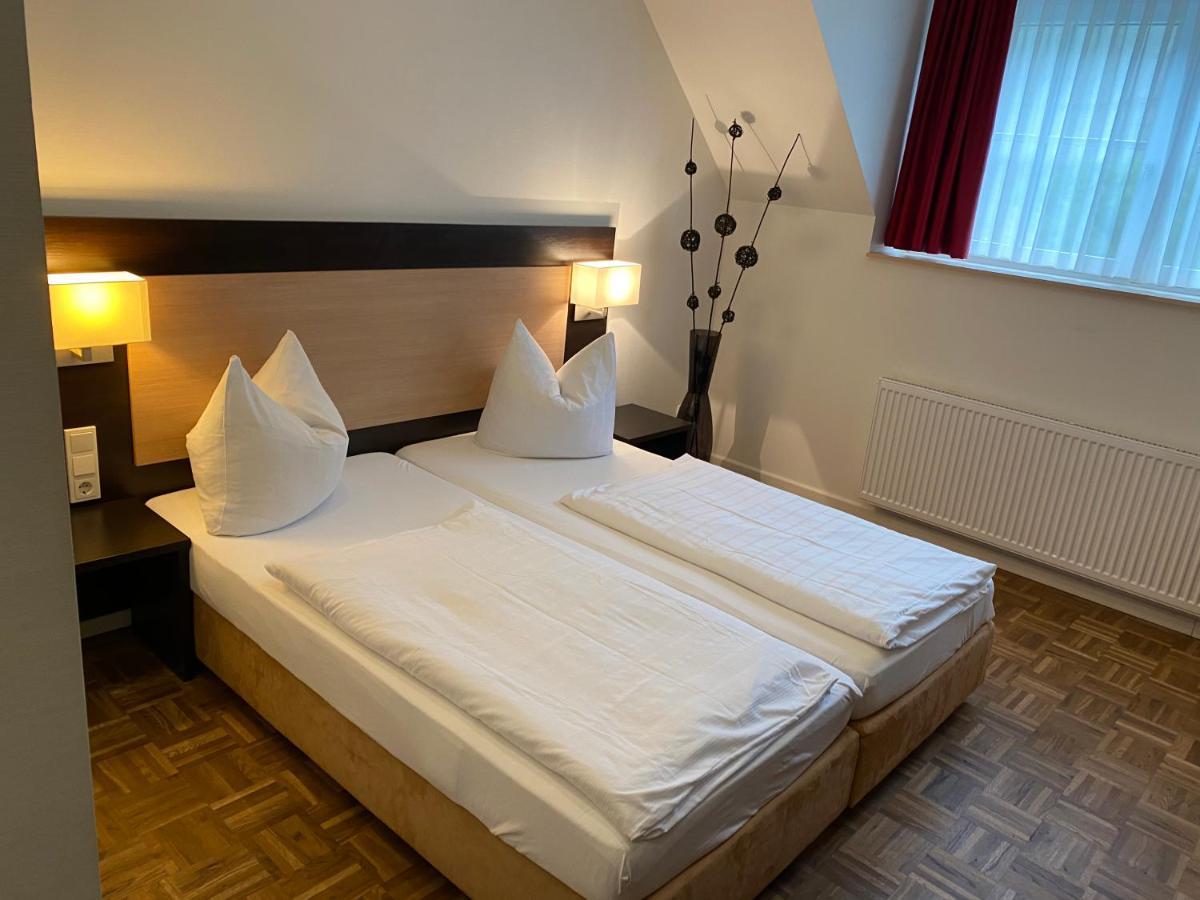 Hotel Altes Pfarrhaus à Ernst Extérieur photo