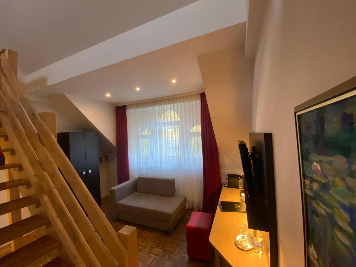 Hotel Altes Pfarrhaus à Ernst Extérieur photo